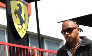 Hamilton uzbuđen što će voziti za Ferrari: "Učinimo da godina bude za pamćenje"