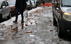 Topi se snijeg u Sarajevu: Hitna pomoć imala pune ruke posla zbog povreda na zaleđenim ulicama