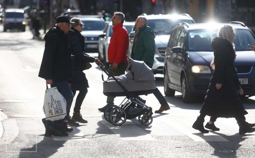 Topli januar u Sarajevu: Ulice glavnog grada ispunjene šetačima i osmijehom