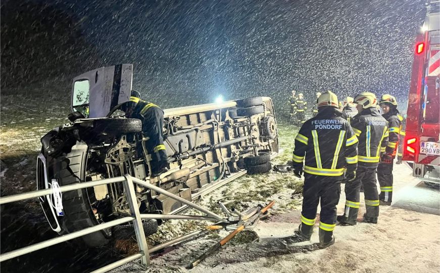 Sletio autobus sa ceste u Austriji: Žena iz BiH i 10-godišnji dječak povrijeđeni