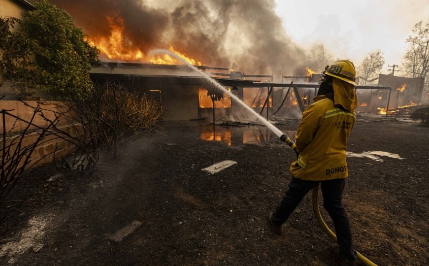 Kako je moguće? U moru spaljenih vila u Los Angelesu samo je jedna ostala netaknuta