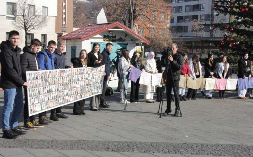 Održano mirno okupljanje majki i žena Srebrenice i Podrinja u Tuzli