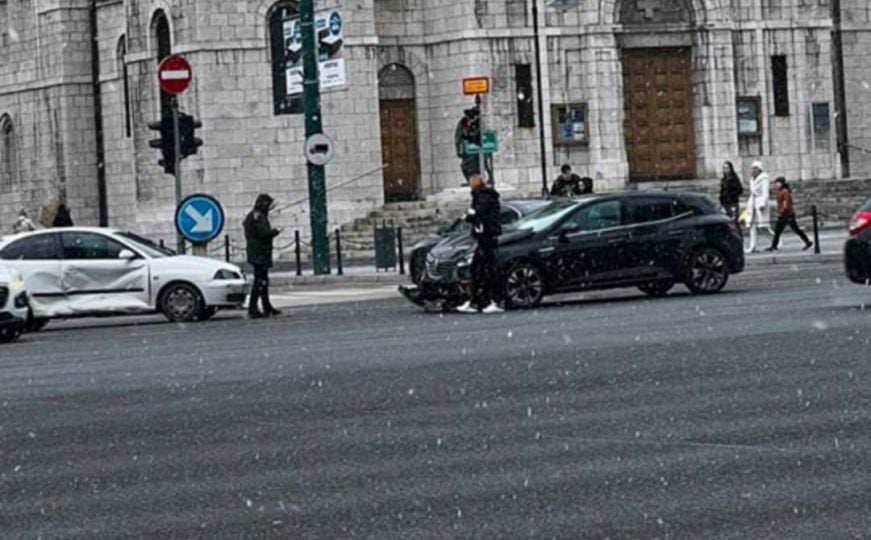 Udes na Marijin Dvoru: Obustavljen tramvajski saobraćaj