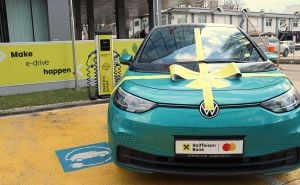 Uručena glavna nagrada sa dobrom energijom: Električni automobil