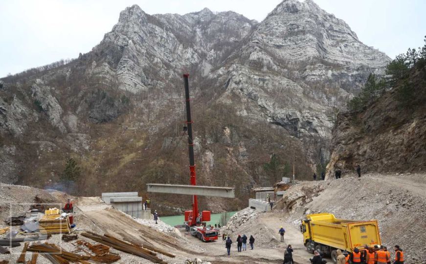 Obnova pruge u Donjoj Jablanici u punom jeku: Radnici i nedjeljom u akciji - objavljen snimak