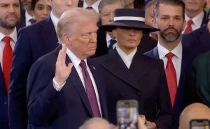 Melania Trump izazvala lavinu reakcija sa šeširom: Poređenja sa popularnim crtanim likom