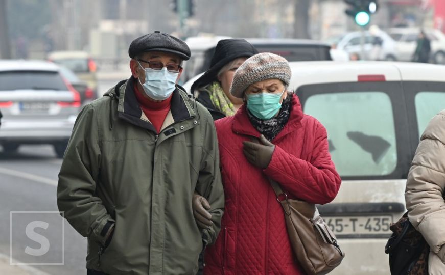 Prošetali smo ulicama Sarajeva: Na svakom koraku građani s maskama