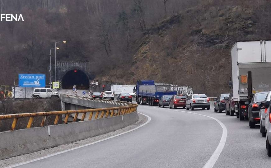Vozači, oprez: Na ovoj dionici saobraćaj će se odvijati usporeno, jednom trakom