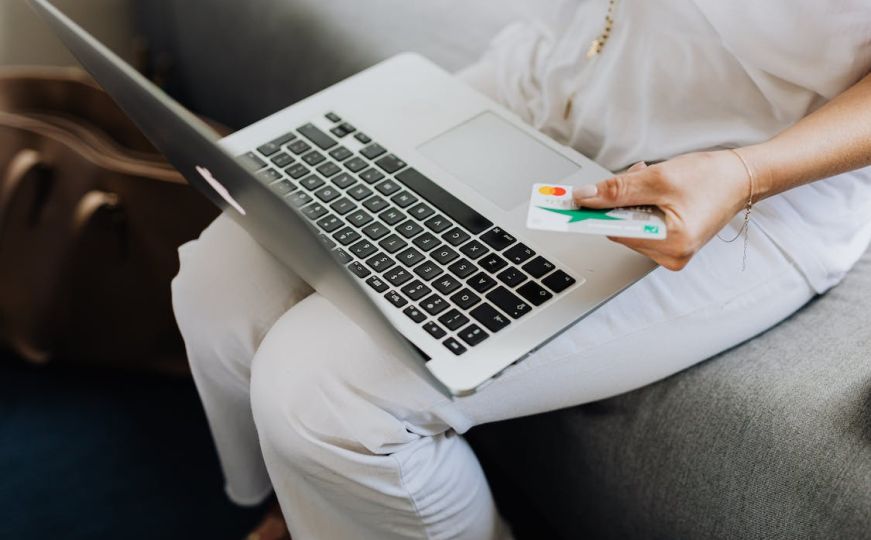 Naučnica dijeli pet pravila za sigurnu i pametnu online kupovinu