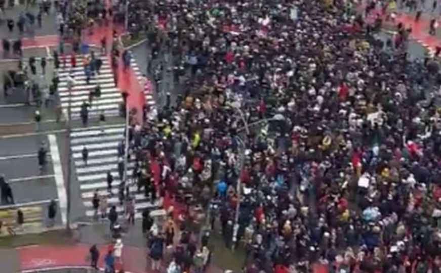 Snimak iz zraka prikazuje koliko je ljudi danas bilo na protestima u Novom Sadu: 'Ovo je samo dio'