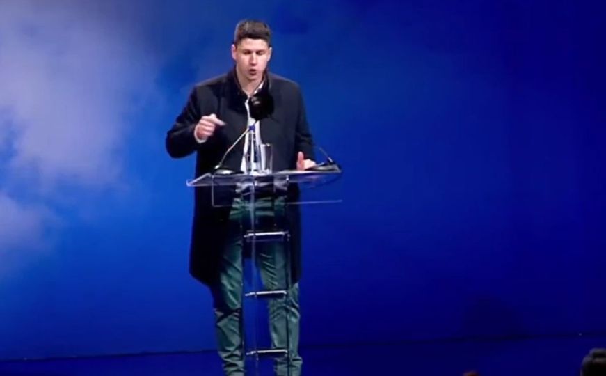 Student iz Doboja govorio protiv blokada na Vučićevom kontramitingu: 'Želim služiti svojoj zemlji'