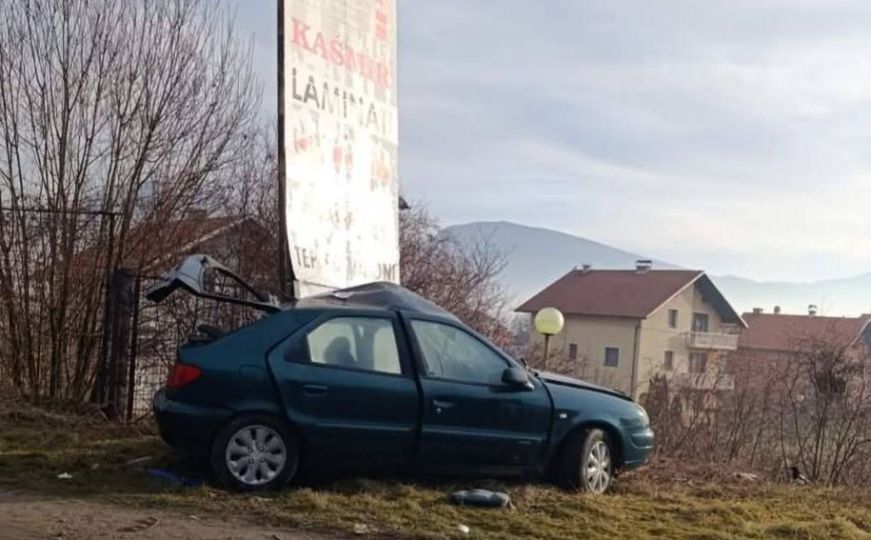 Tragedija u bh. gradu: Mladić (19) poginuo nakon što se vozilom zabio u stub