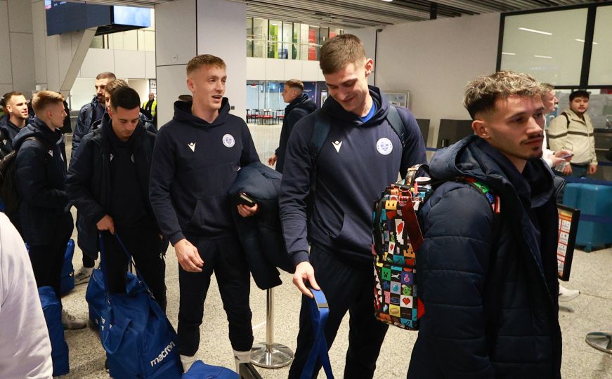 Igrači FK Željezničar spremni za odlazak u Tursku: Pogledajte fotografije sa sarajevskog aerodroma