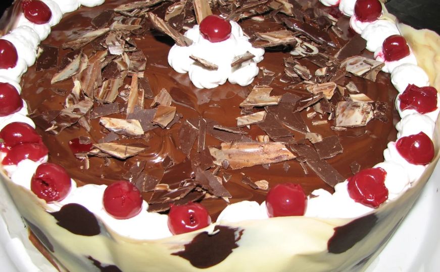 Neodoljivi desert: Kremasta voćna torta vrlo jednostavna za pripremu