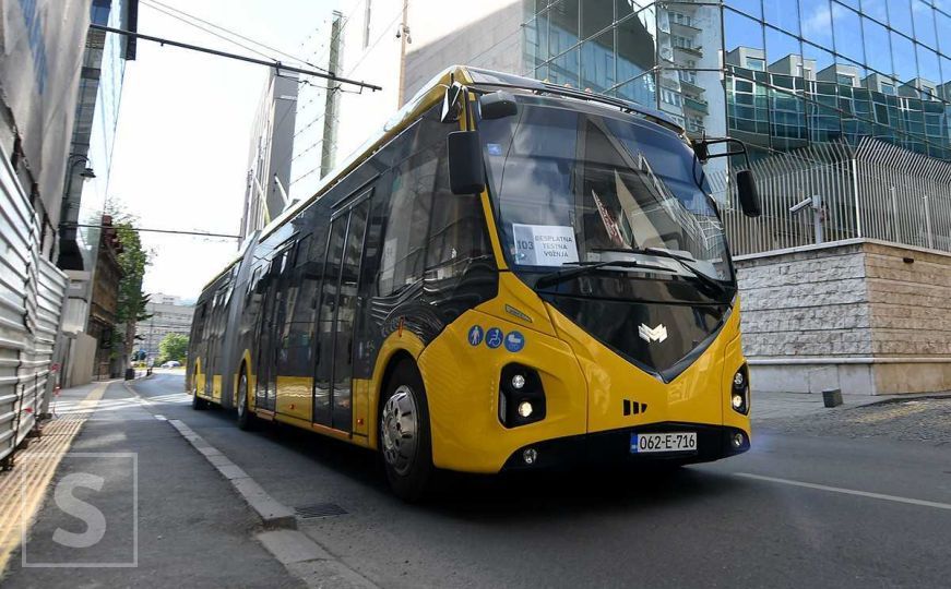 Muškarac koji je napao vozača trolejbusa u Sarajevu predat u Tužilaštvo KS