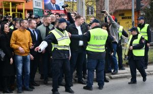 Sarajevska policija kaznila Dodikove pristalice koje su pravile nered ispred Suda BiH