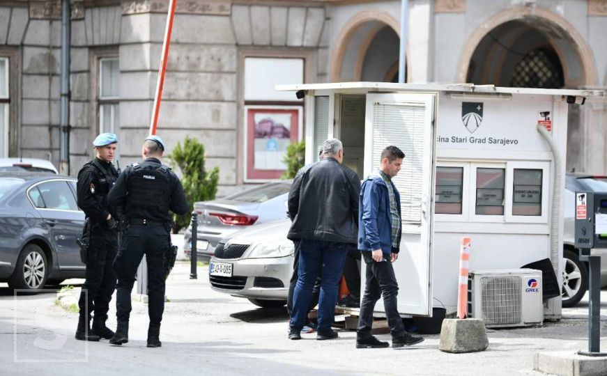 Općina Stari Grad preuzela kontrolu nad dva parkinga koji su bili oduzeti od Hadžibajrića