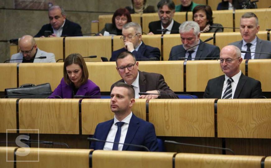 Sjednica Doma naroda FBiH: Šta se desilo s više od devet miliona maraka od COVID vakcina?