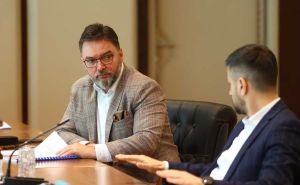 Košarac provocira Konakovića: "Evo mu bager. Imat će puno vremena da se igra"