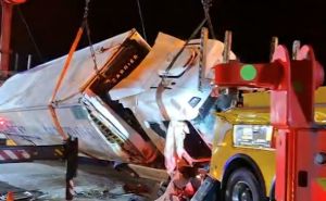 Nesreća u Austriji: Kamion Bosanca se prevrnuo sa 20 tona ribe, autoput paralisan satima