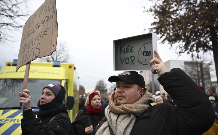 I građani Njemačke na ulicama: "Mi smo bedem, nema saradnje sa njima"