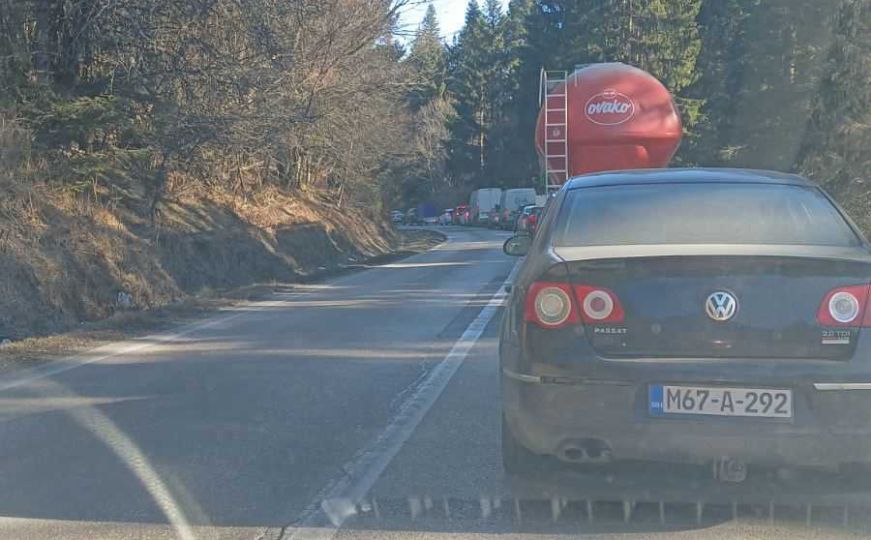 Nesreća u BiH: Obustavljen saobraćaj, vozači se mole za strpljenje