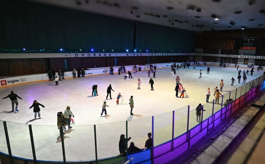"Zimska čarolija na Skenderiji": Grad Sarajevo omogućio besplatno klizanje za mališane