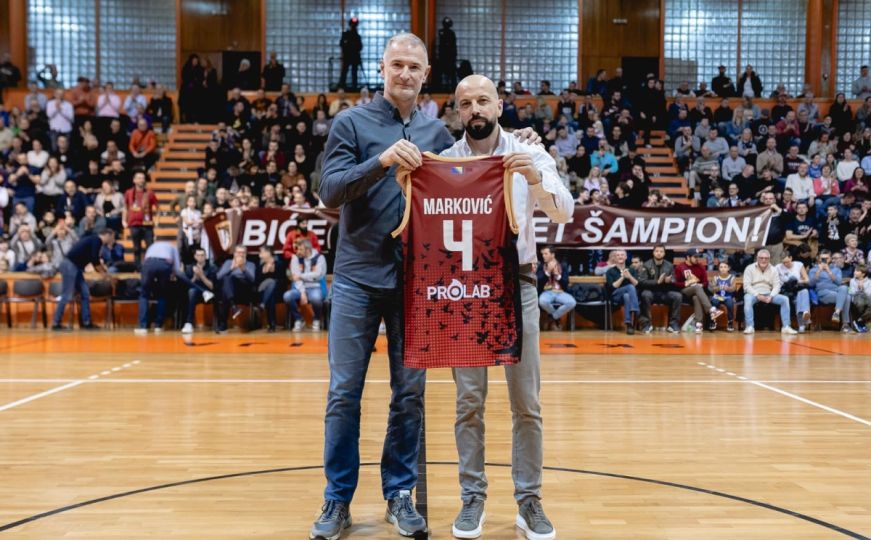 Jedan od najboljih svih vremena: Neno Marković i KK Bosna priredili emotivan trenutak u Skenderiji