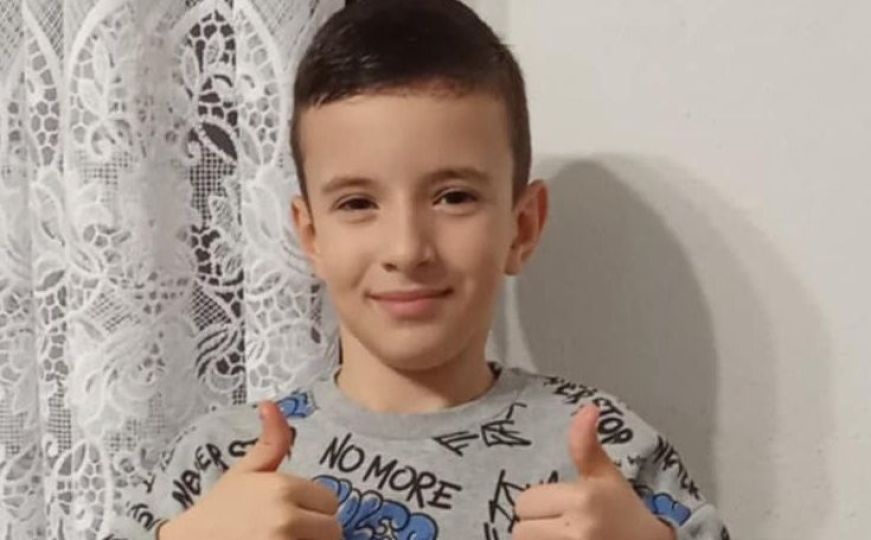 Dobri ljudi, telefone u ruke: Danin Mehić (9) iz Travnika treba našu pomoć