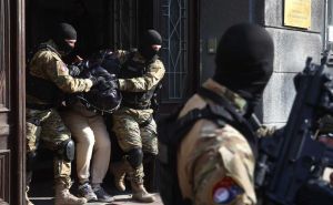 Uhapšeni taksista Haris Mujčinović predat Tužilaštvu KS