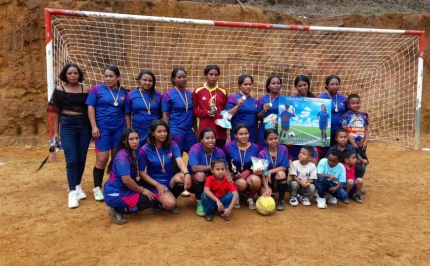 Tragedija na fudbalskom turniru: Grom udario u teren i ubio četiri igračice