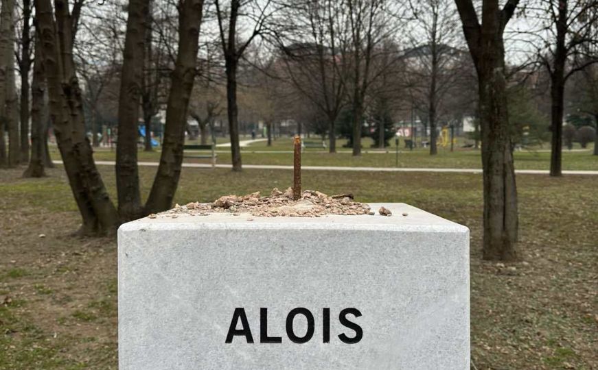 Ambasada Austrije u Sarajevu reagovala na uništenje biste Aloisa Mocka: 'Neshvatljiv čin vandalizma'