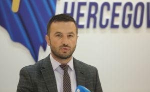 Stranka za BiH zahtijeva smjenu Vijeća ministara: 'Trojka je odgovorna za političku blokadu'