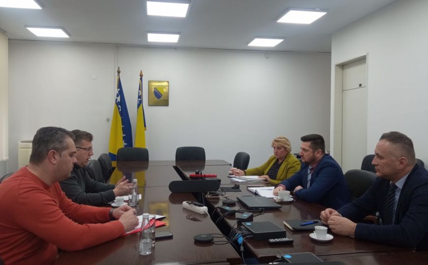 Porezna FBiH i sindikati održali sastanak: 'Neki poslodavci žele što veći profit preko leđa radnika'