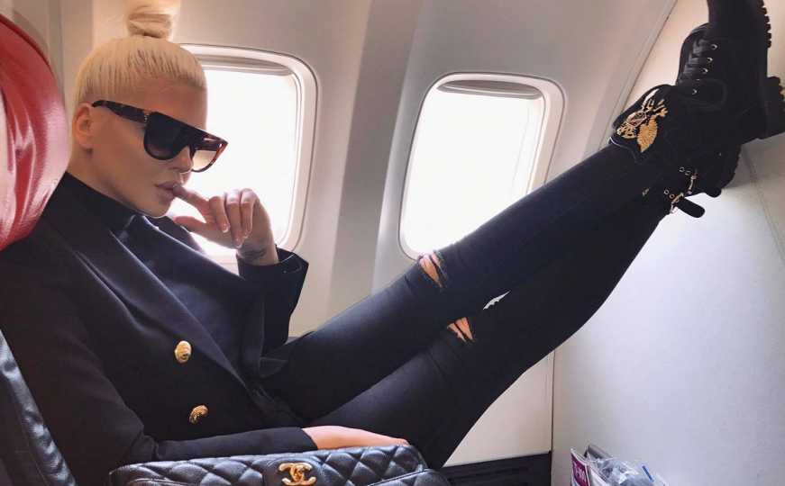 Vučićeva miljenica: Jelena Karleuša napravila novi Instagram profil i poslala prijeteću poruku