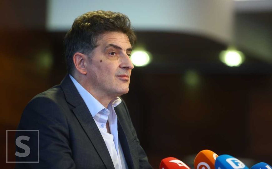 Faruk Kapidžić: "Nesposobna i rastrošna vlast usuđuje se potrošiti još 3 miliona javnog novca"