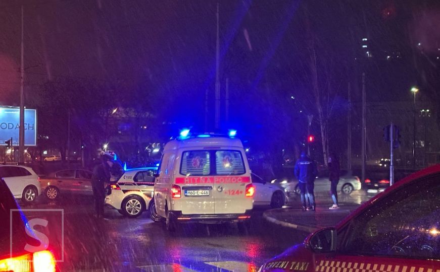 Sudar dva vozila u Sarajevu: Na terenu policija i Hitna pomoć