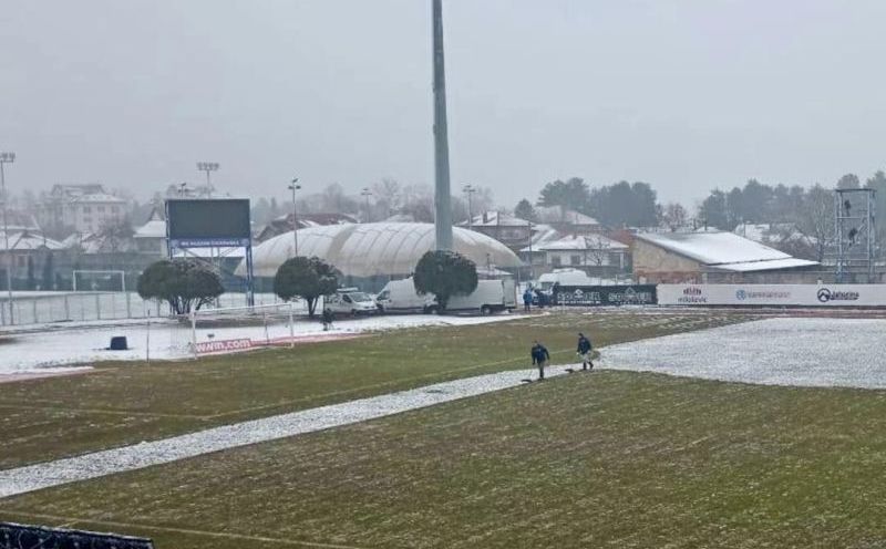 Snijeg napravio probleme: Evo kako izgleda teren na kojem će se igrati današnji meč bh. šampionata
