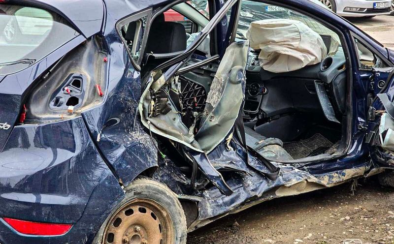 Policija objavila detalje teške nesreće kod Bijeljine: Dvije osobe poginule, četiri povrijeđene