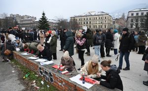 Hanadi Maslo na protestu u Sarajevu: Vlasti moraju reagovati. Razočarana sam slabim odzivom građana