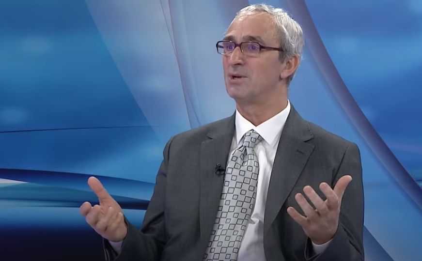 Akademik Husnija Kamberović: "Dok se neki zabavljaju datumima, nama pola države klizi iz ruku"