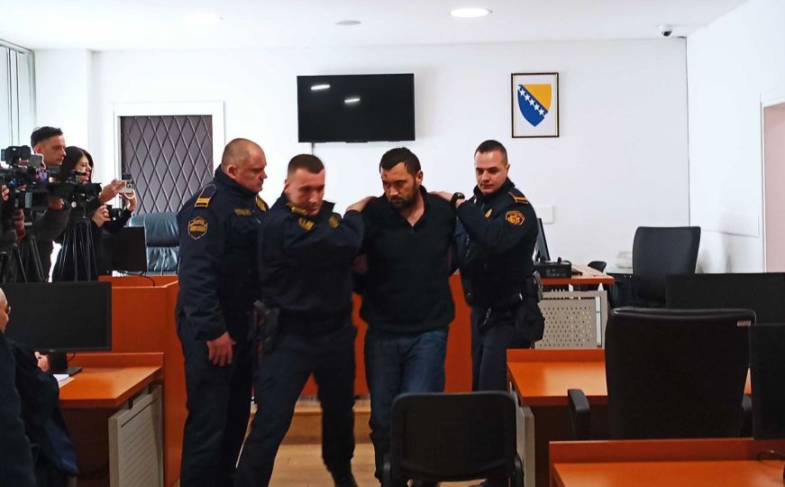 Šokantni detalji sa suđenja ubici iz Kalesije: Emir Selimović suprugu i sina zadavio dok su spavali