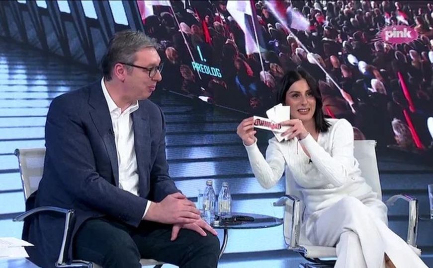 Vučić se ponovo obrukao: Otkriven identitet 'studentice' koja je dovedena da mu pruži podršku