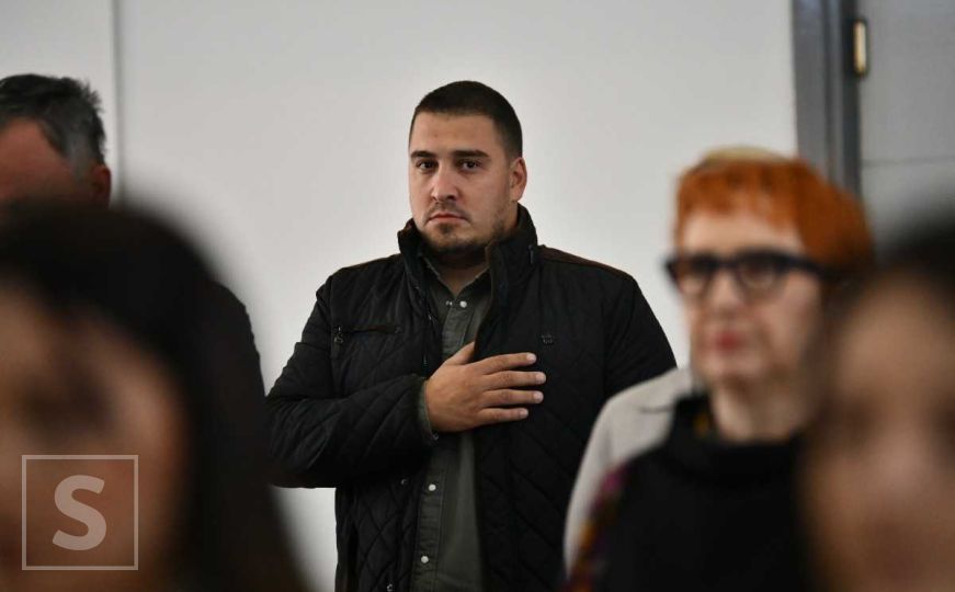 Zahiragić tvrdi da su SNSD i HDZ spasili Konakovića: "Bageri su ugašeni, maske su pale"