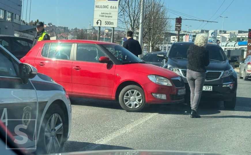 Još jedna nesreća u Sarajevu: Totalni kolaps saobraćaja