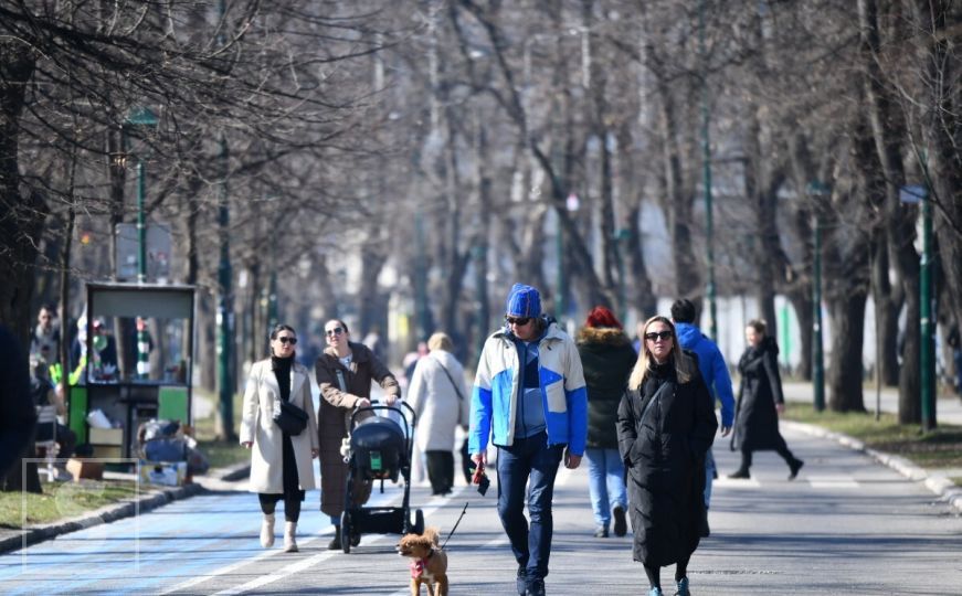 'Što je danas lijep i sunčan dan': Sarajke i Sarajlije uživaju u šetnji na Vilosonovom šetalištu
