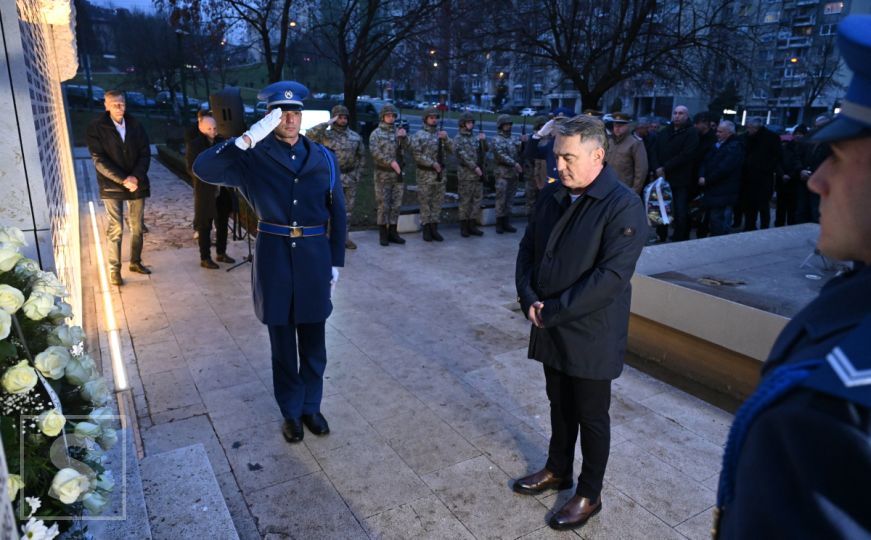 Komšić: "Važno je budućoj generaciji prenijeti osjećaj odanosti prema Bosni i Hercegovini"