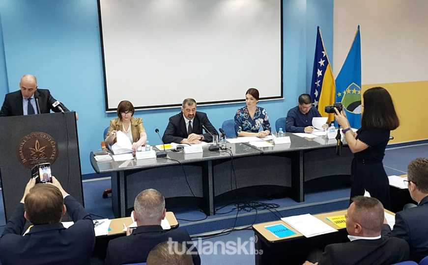 Politički prevrat u Tuzlanskom kantonu: Ko će na kraju voditi Vladu?