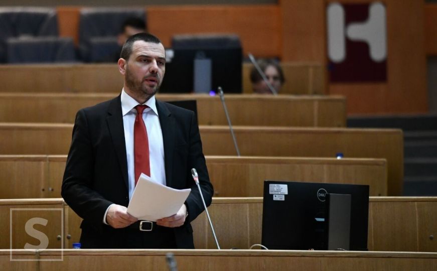 Izglasana smjena Košarca i Amidžića: 'Njihovi potezi govore o nedostatku ljudskosti i razuma'