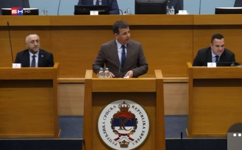 Burno u NSRS: Vukanović izbačen sa sjednice, Dodiku poručio da ga se niko ne boji